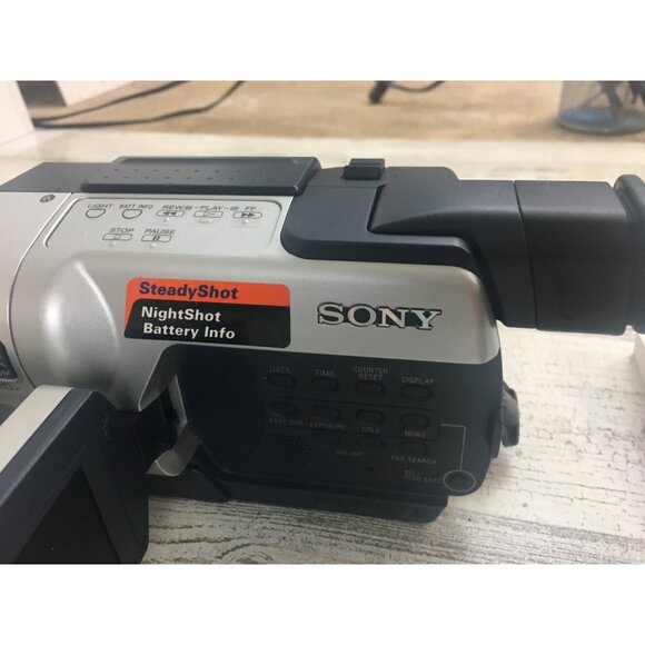 Sony Handycam CCD-TRV318 8mm Hi-8 Analog Camcorder Steadyshot - Picture 14 of 16
